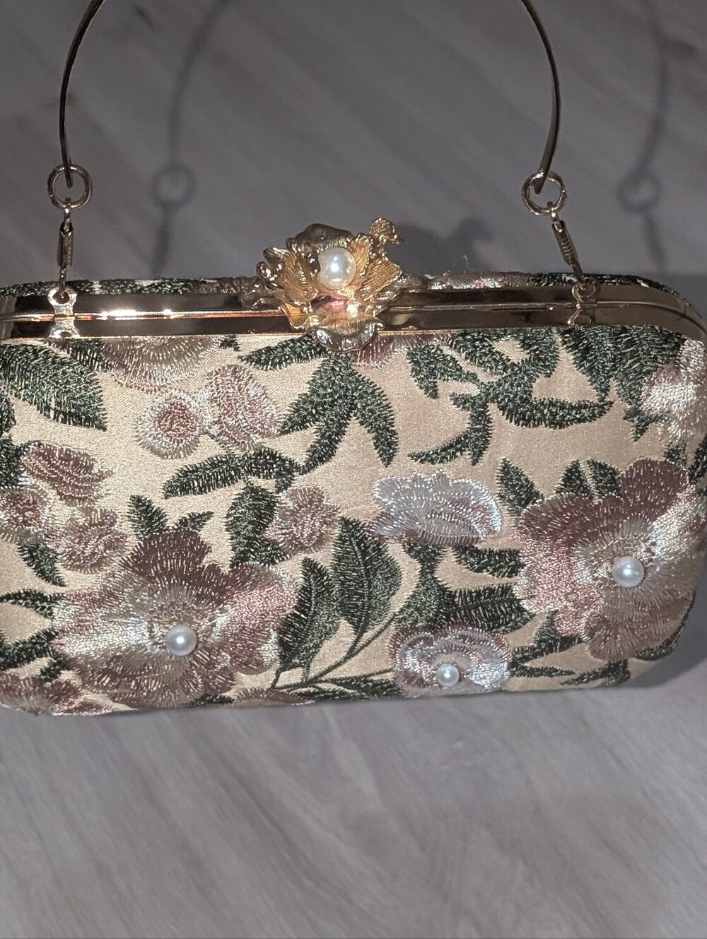 Elegant Floral Embroidered Evening Clutch - Gold and Green